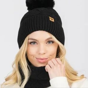 Black fleece lined detachable pom-pom beanie and hat set